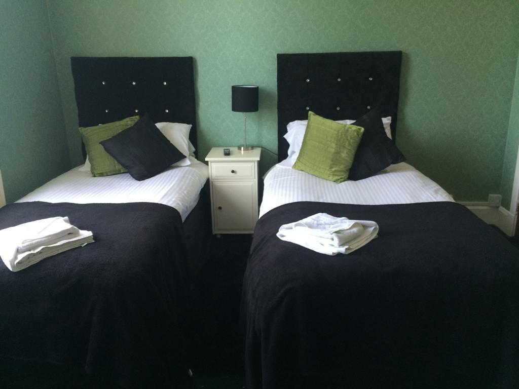 Broom Lodge Largs Room photo